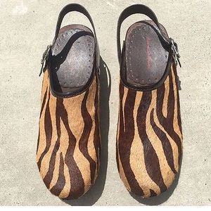 Hanna Andersson zebra stripe swedish clogs